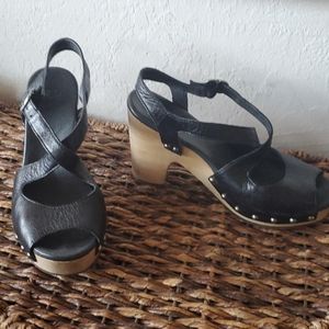 UGG Nadia Black Leather Platform Clog Sandal  7